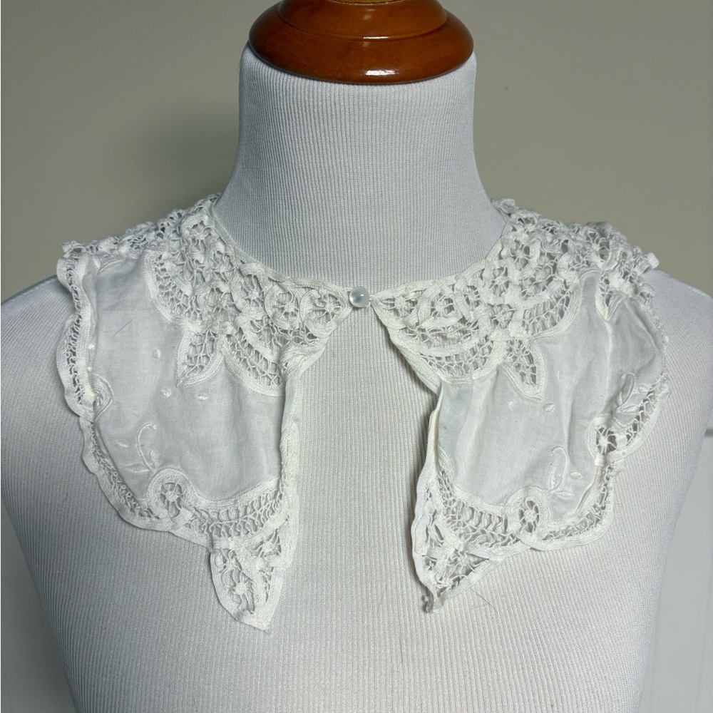 White Lace Detachable Collar